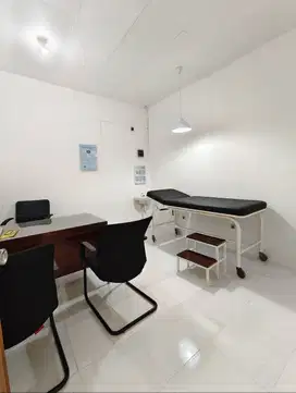 Karyawan untuk bagian Administrasi dan Asisten Dokter