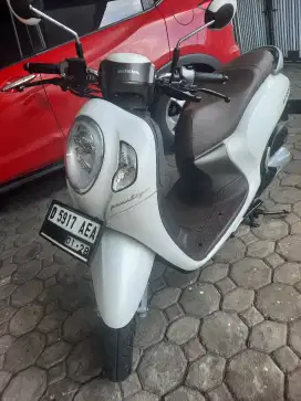 Jual scoopy 2023 keyles km 10.000