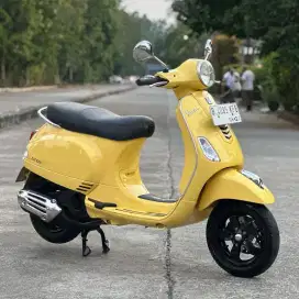 Vespa LX 125 IGET TH 2017 warna Kuning