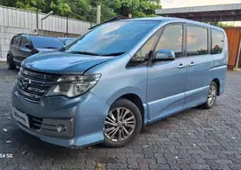 DP Rendah - Nissan Serena 2.0 Highway Star Panoramic -AT 2016(SKN)