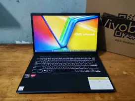 Asus Vivobook Go E1404FA Ryzen 3 7320 8/256GB FHD Fullset Garansi