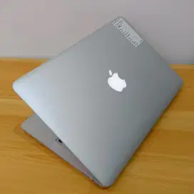 MACBOOK PRO 2015 I5 8/128 GB