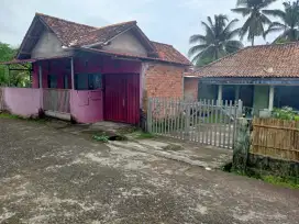 Dijual rumah 2 bangunan