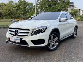 Low KM record Mercedes Benz GLA200 AMG 2016 panoramic