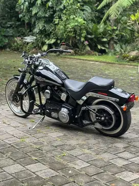 Harley softail 2003 aniv karbu