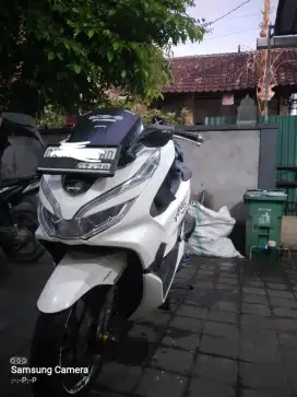 Jual motor kesayangan pcx warnah putih siap pakai