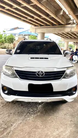 Dijual Toyota Fortuner type G 2011 AT Diesel