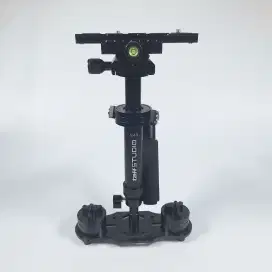 Gimbal TaffSTUDIO Stabilizer Steadycam Pro
Camcorder DSLR - S40