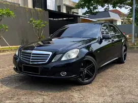 Jarang ada yang punya Mercedes Benz E200 Elegance 2010 Hitam