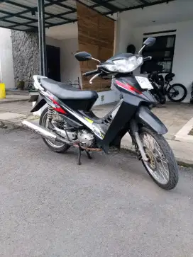 Suzuki Shogun 125 2004