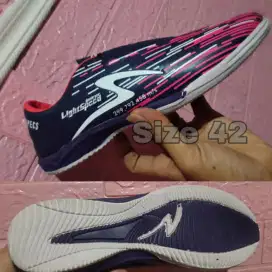 Sepatu Futsal Merk specs New Sisa 4 pasang saja  Satuan / Borongan Ok