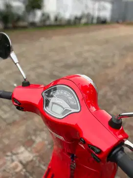 Piaggio Vespa LX125 km low pajak On