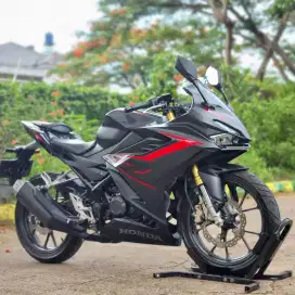 HONDA NEW CBR150R HITAM KM 2K SUPER GRESS PAJAK HIDUP