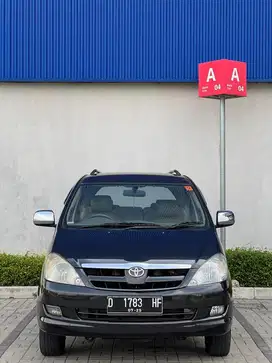 Kijang Innova 2005