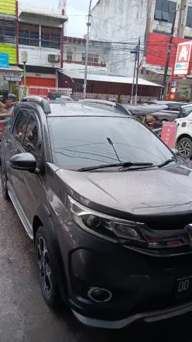 JUAL HONDA BR-V E PRESTIGE 2017 METIK.