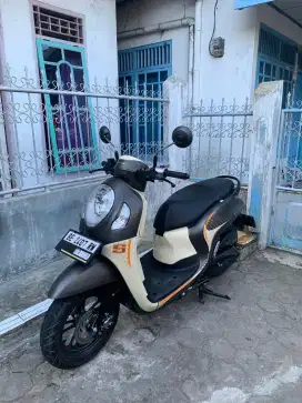 Dijual cepat scoopy new 2024 pemakaian baru 7 bulan