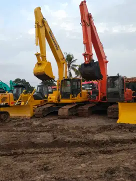 Excavator Komatsu PC200-8MO Tahun 2016