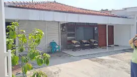 Dijual cepat rumah di Jln Pedati Raya - Kampung Melayu - Jkt Tim