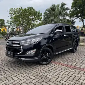 Toyota Innova venturer 2.0 at 2020