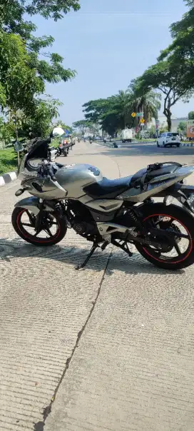 Pulsar 220 silver rare