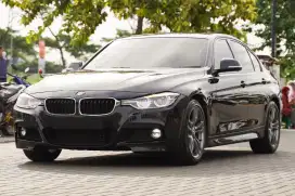 (TDP 28jt) BMW 330i Sport Facelift LCI 2017 (F30)
•