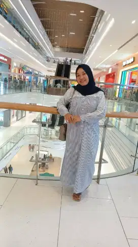 menjahit baju wanita