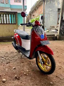 Scoopy karbu mulus merah candy