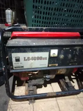 Djual genset 4000wat ada 2 yunit disel pengerak 8 pk