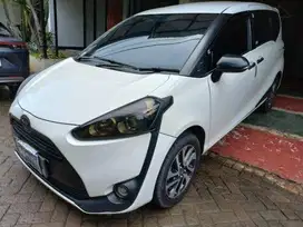 Pajak Panjang - Toyota Sienta 1.5 E Bensin-MT 2016 Putih (BMU)