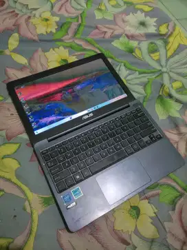 LAPTOP ASUS E203M RAM 2GB SUDAH SSD 128GB BATERAI TAHAN 4 JAM