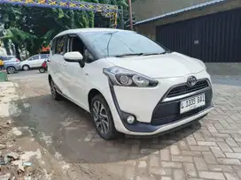 TOYOTA SIENTA 1.5 V MANUAL 2017 PUTIH