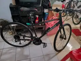 Sepeda Road Bike Trek