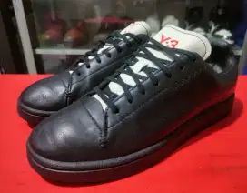 SEPATU SECOND KULIT ADIDAS Y3 HITAM size 41.5