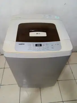 Bantu jual mesin cuci merek LG kapasitas 8kg siap pakai pemakaian..