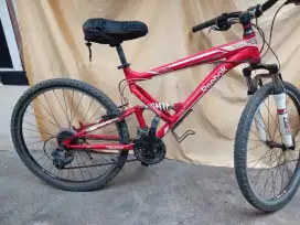 Sepeda gunung Reebok 26inch Alloy