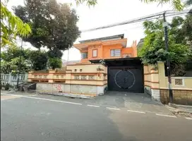 Rumah Mewah Furnish Ada Kolam Renang Pancoran Jakarta Selatan