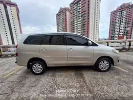 toyota innova G at 2012