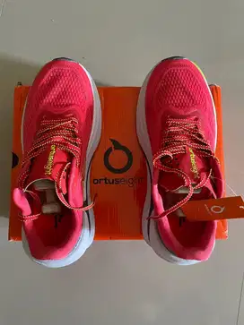 Sepatu ortuseight hyperblast 2.0 ukuran 42