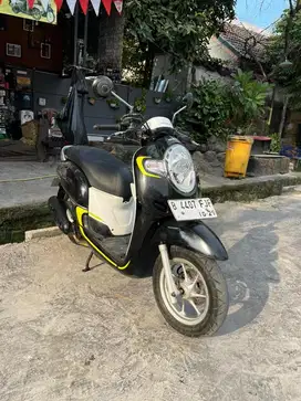 HONDA SCOOPY ESP ISS 2017 PAJAK HIDUP SURAT KOMPLIT