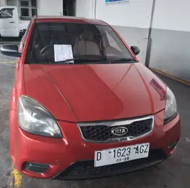 Kia Rio 2011 Bensin