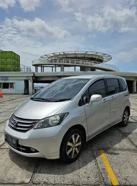 Honda Freed PSD Automatic 2011 TDP Murah Kilometer Rendah