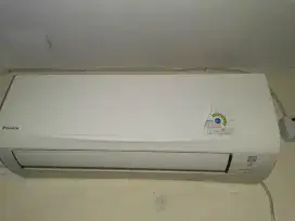 Ac daikin Thailand 1/2 pk