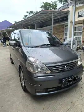 Dijual Nissan Serena HWS 2009 matic