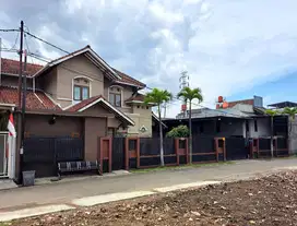 RUMAH LUAS DIBAWAH HARGA PASAR DI CISARANTEN ARCAMANIK ANTAPANI