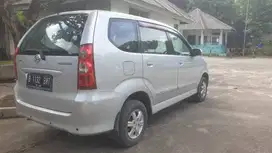 Daihatsu Xenia 2011