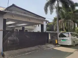 Rumah hook Bintaro Sektor 1 Jaksel, luas dan murah