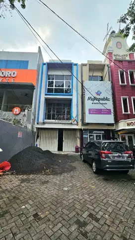 Disewakan Ruko 3 Lantai di Poros Jalan Sunandar Priyo Sudarmo, Malang