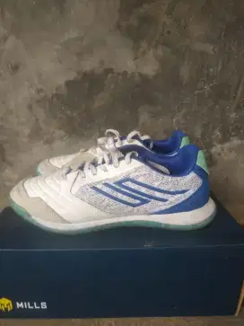 Sepatu futsal size 39