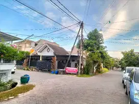 Cocok Untuk Usaha, Hook. Perum Pondok Jati, Rumah Tengah Kota Sidoarjo