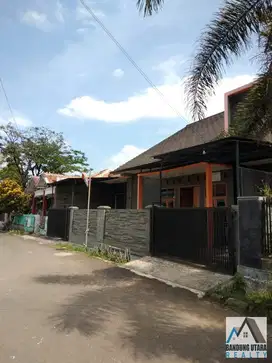 Rumah Minimalis Siap Huni Lokasi Strategis Cimahi Lingkungan nyaman.